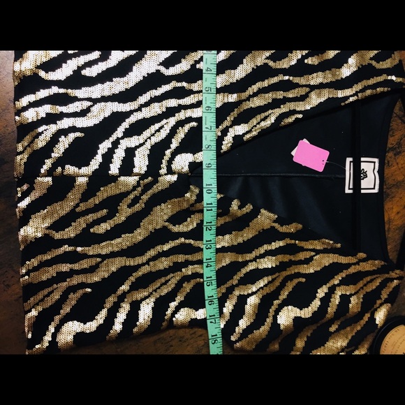 Deep ♈️ Vegan leather and sequins top💥 - Picture 6 of 6